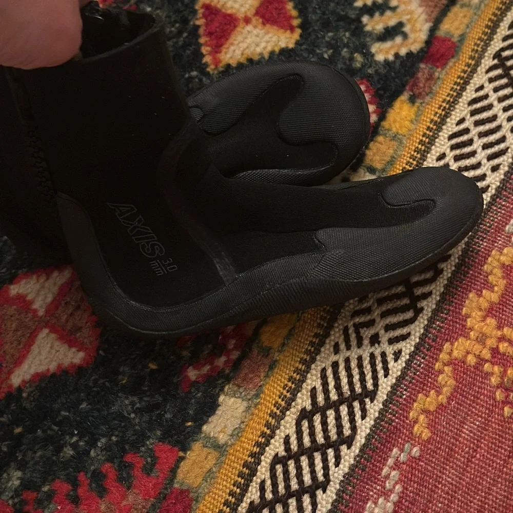 Aqua Black Neoprene surf Booties - Picture 6 of 7
